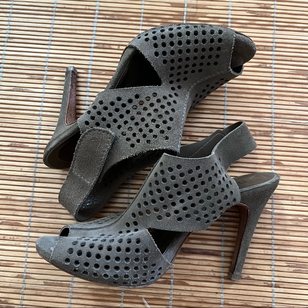 Pedro Garcia Suede Lasercut Slingback Heels size 38 8